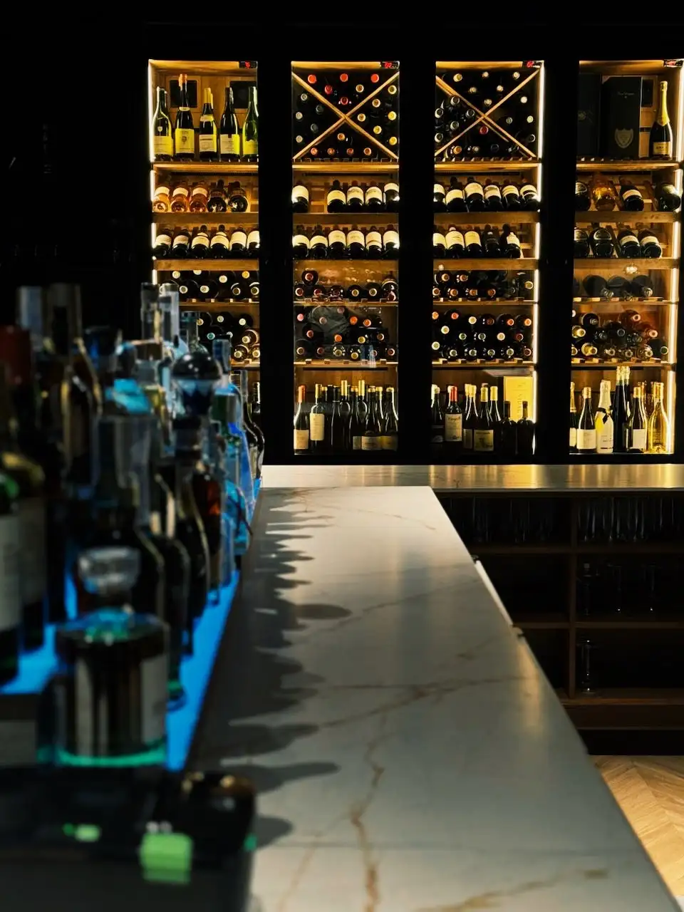 vinotecas integradas en restaurante BOFF Alicante